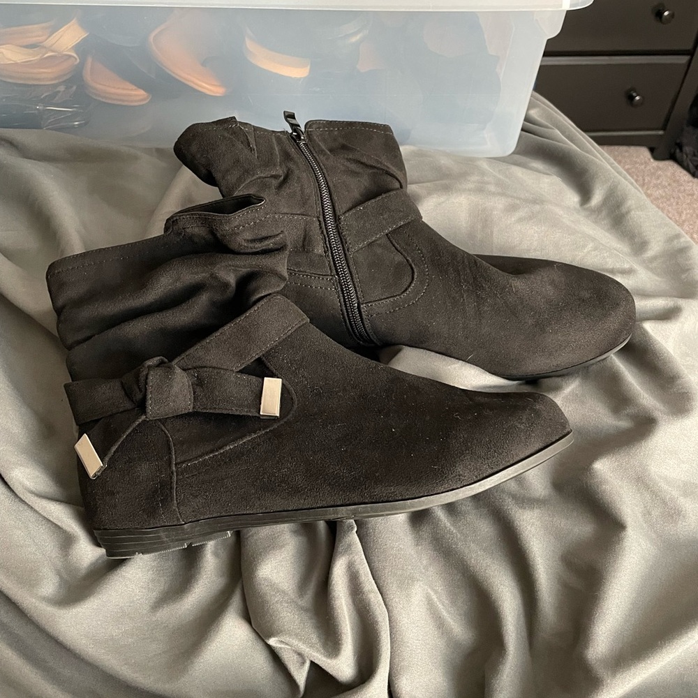 Black ankle bootie
